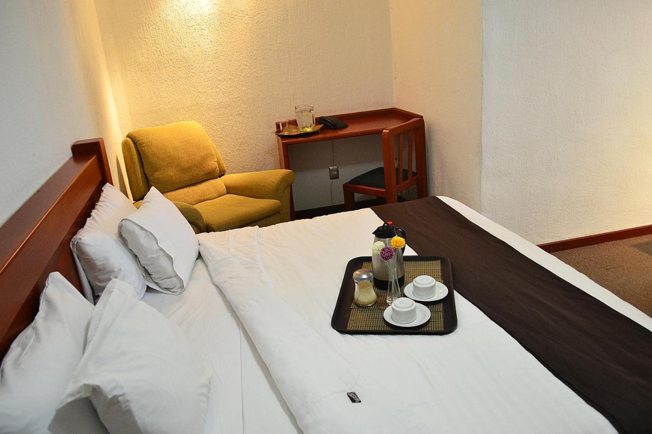Hotel Campestre Inn León Zewnętrze zdjęcie